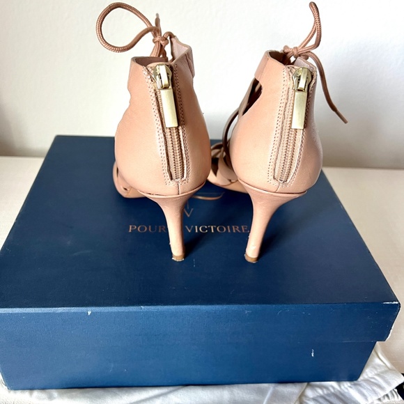 Pour La Victoire Camila Lattice Sandal - Polished Leather - Size 8M - Nude - Picture 4 of 14